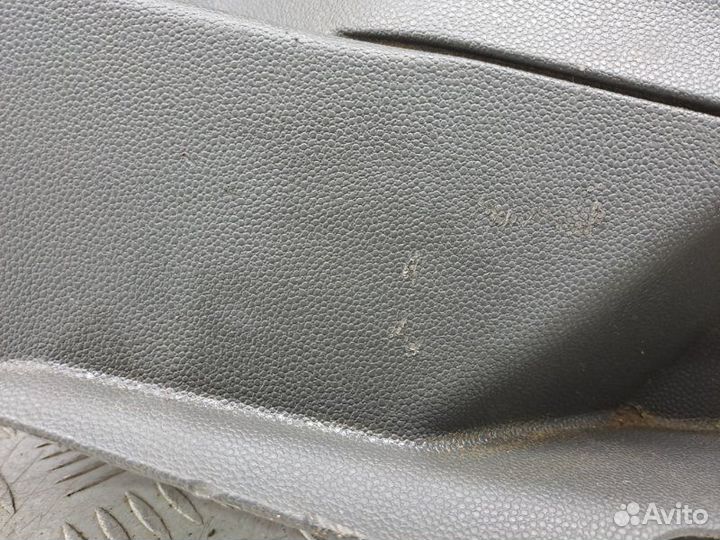 Обшивка салона правая Opel Astra H 1.6 Z16XER