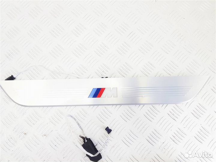 8061044 Накладка на порог BMW 7 G11/G12