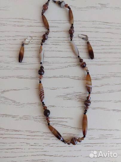 Колье и серьги из натуральных камней