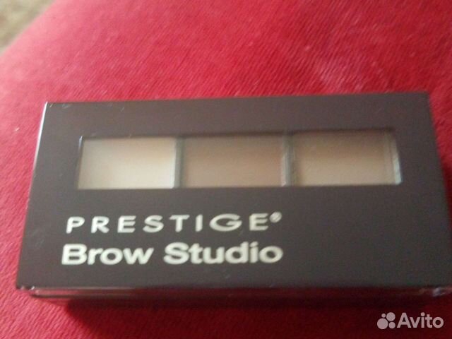 Набор теней с зеркальцем и двойным дном для щеточ