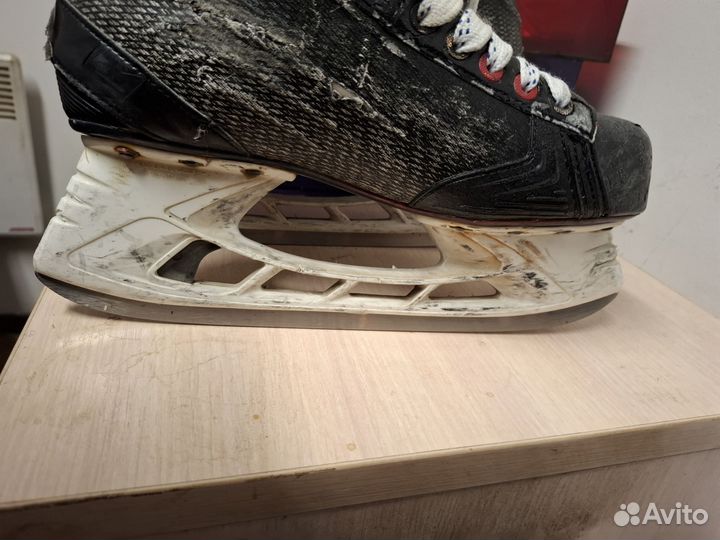 Хоккейные коньки bauer vapor x700