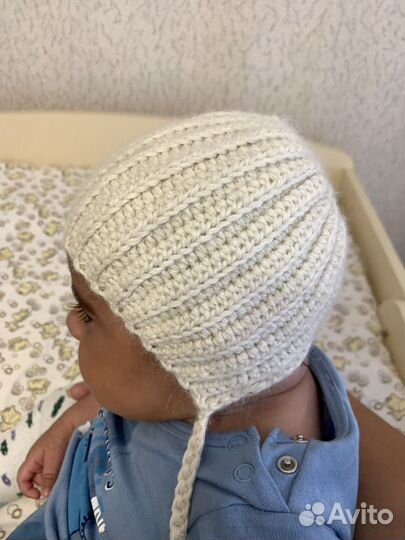 Шапка из шерсти мириноса на новорожденного
