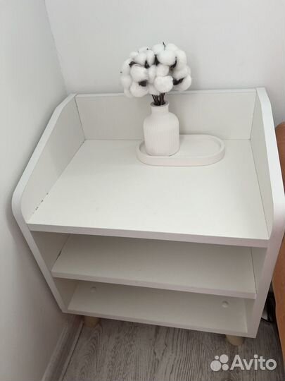 Тумбочка прикроватная