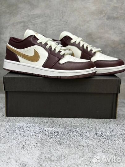 Кроссовки Nike Air Jordan 1