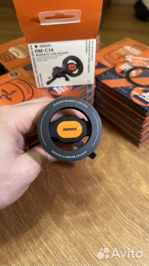 Автомобильный держатель MagSafe Remax