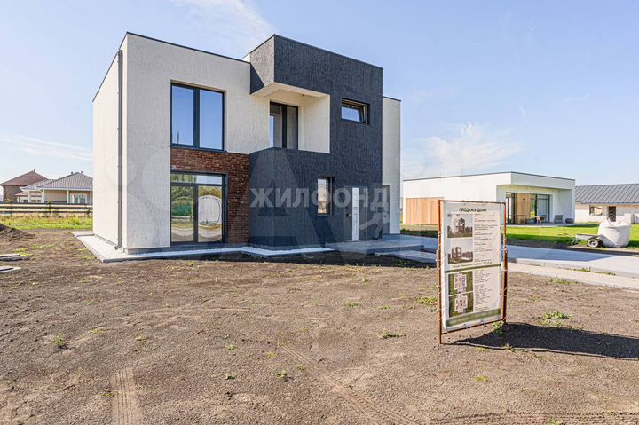 Коттедж 177,4 м² на участке 9,7 сот.