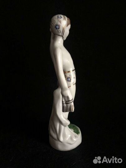 Статуэтка Юная Пловчиха Полонное