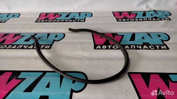 Уплотнитель крыла Ford Mustang 6 S550 рест. 2018