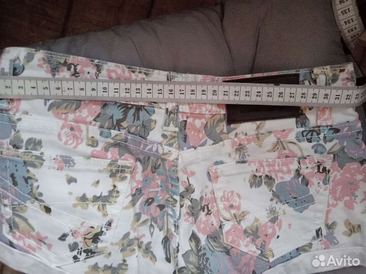 Джинсовые шорты MaxAzria bcbg