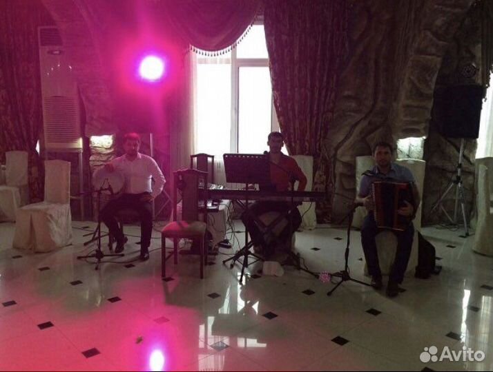 Музыкант певец