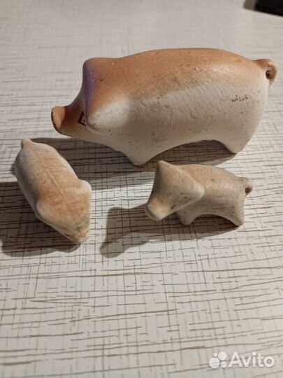 Свинья с поросятами - керамическая игрушка