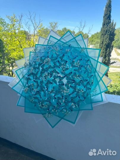 Букет из бабочек светящих на 8 марта