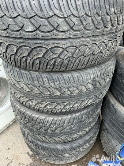 Yokohama Parada Spec-X 285/40 R22