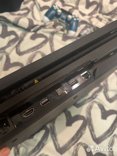 Sony Play station 4 Pro + 2 джойстика