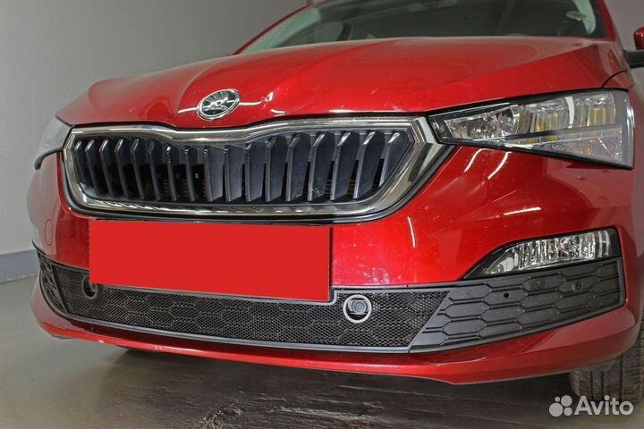 Защитная сетка радиатора низ черная Skoda Rapid (2