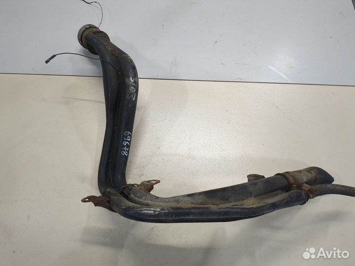 Горловина заливная топливная Toyota Avensis 1, 200