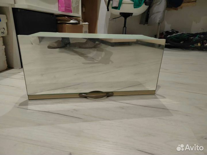 Подвесная полка в ванную