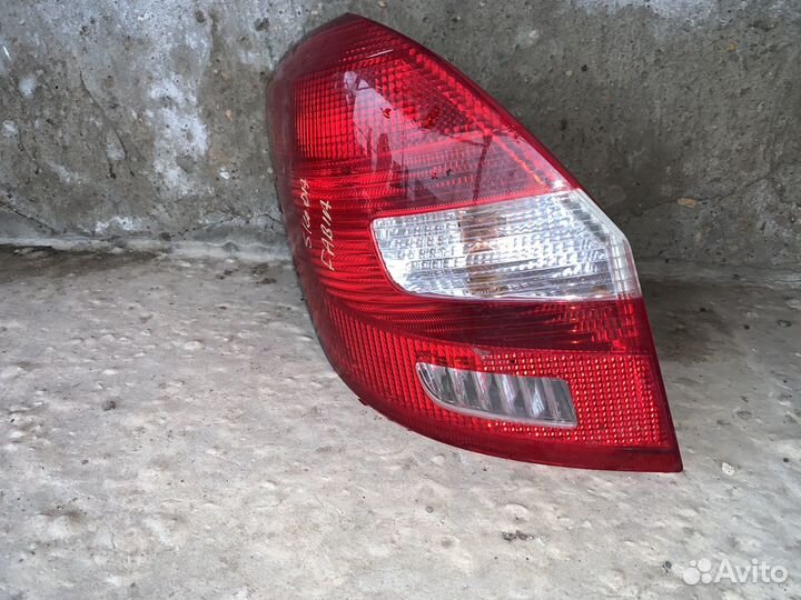 Skoda Fabia 2 - Фонарь задний левый