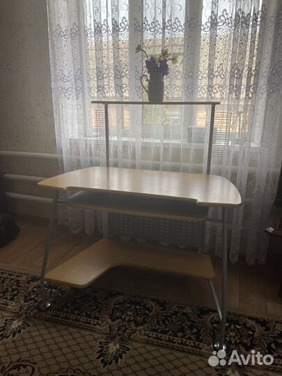 Компьютерный стол