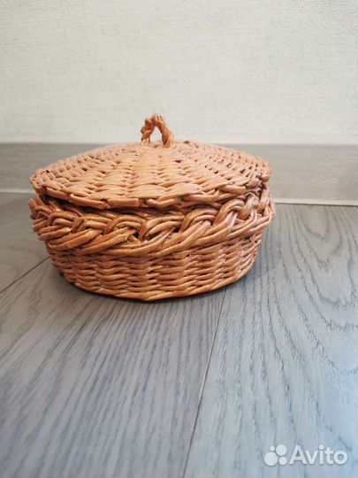 Плетеные корзинки из бумажной лозы