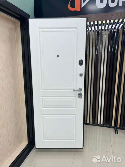 Дверь входная металлическая Мега трио