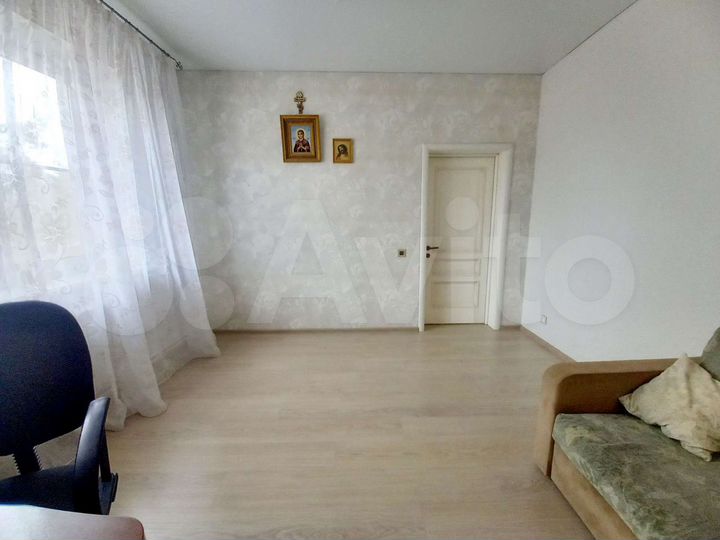 Коттедж 380 м² на участке 12 сот.