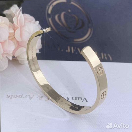 Золотой браслет Cartier Love