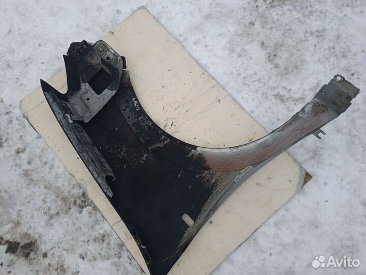 Крыло переднее левое Renault Sandero Stepway 2