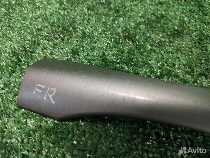 Накладка двери Toyota Auris E150 2009