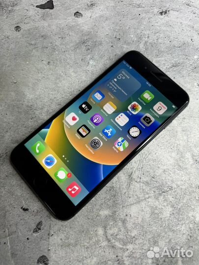 iPhone 8 Plus, 64 ГБ