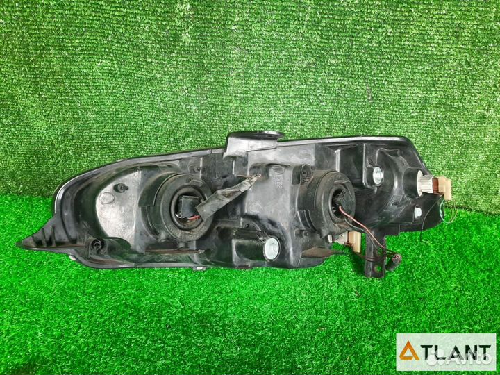 Фара передняя правая honda HR-V