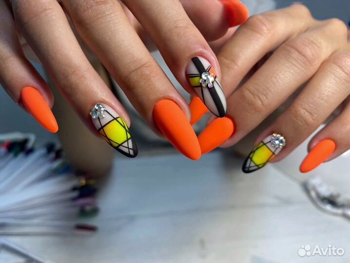 Маникюр, гель-лак, наращивание ногтей