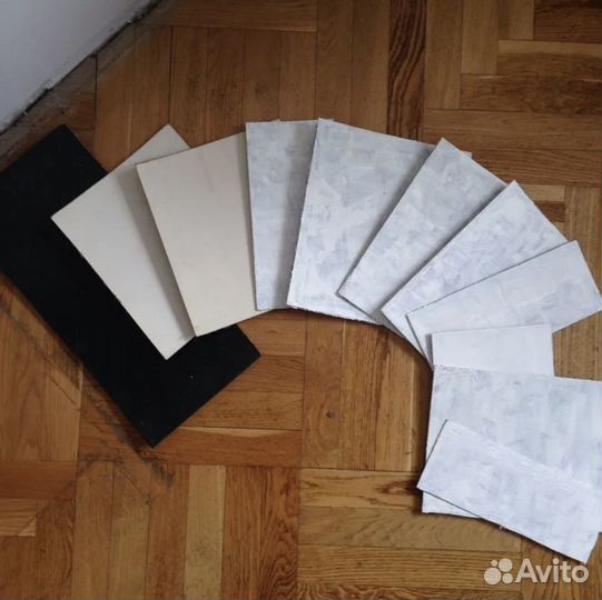 Картон б/у 35 шт грунтованный на фото не всё