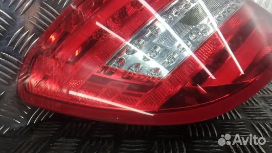 Фонарь задний левый mercedes benz C-class W204 (ZN