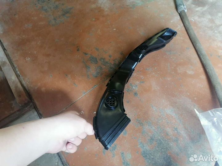 Воздухозаборник на форд фокус 2 рестайлинг