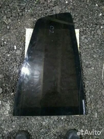 Стекло заднее правое Ситроен С2