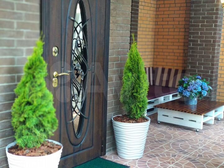 Дом 240 м² на участке 2,1 сот.