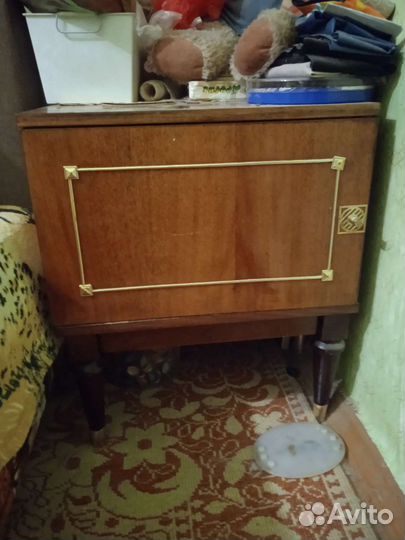 Тумба прикроватная