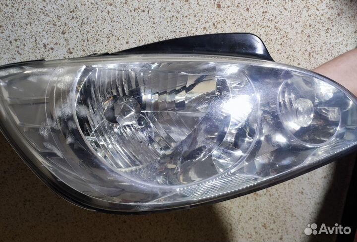Фара правая hyundai getz 2008