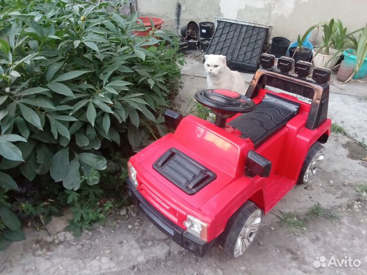 Детская машина на аккумуляторе