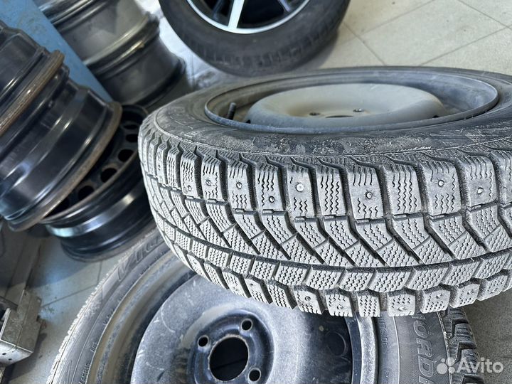 Viatti Brina Nordico V-522 3.75/7 R15 23H