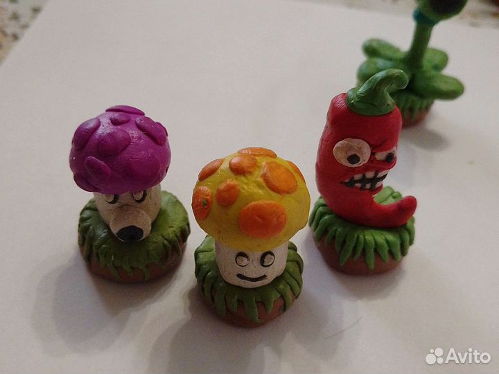 Пластилиновые фигурки из игр,Растения против зомби