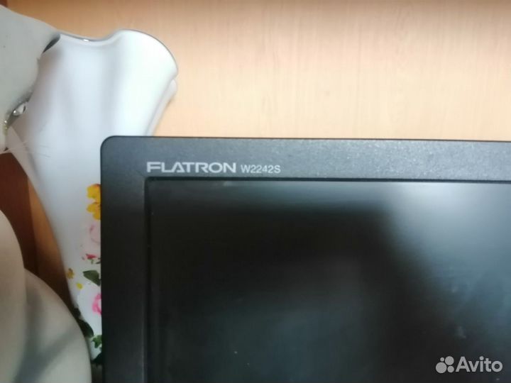 Монитор LG Flatron W2242S 22