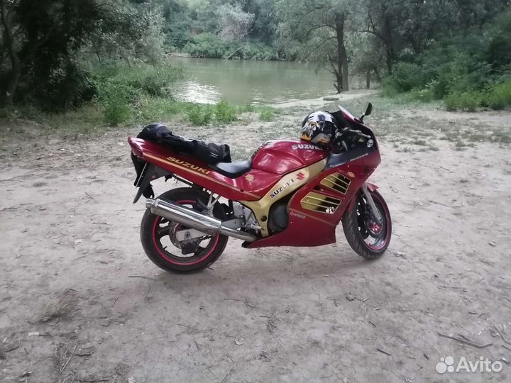 Suzuki RF400