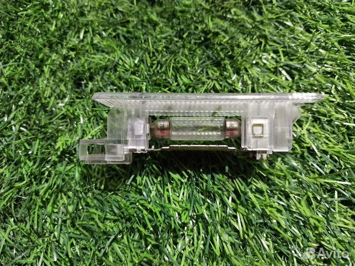 Плафон багажника Volkswagen Tiguan II