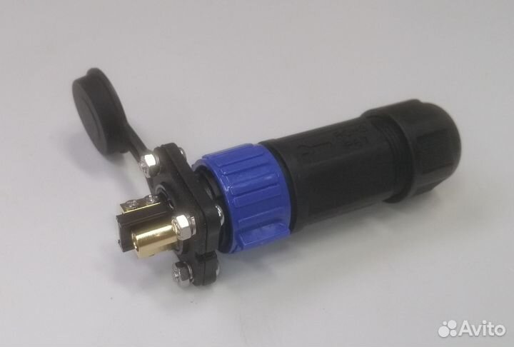 Разъем подключения электромотора в лодке