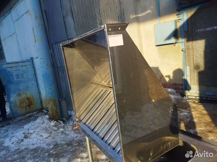 Зонт вытяжной из нержавейки с жироуловителем