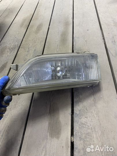 Левая фара toyota carina