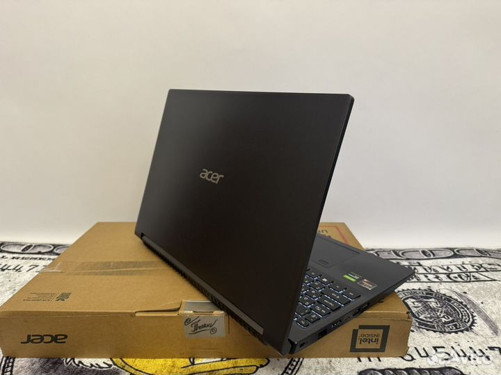 Игровой ноутбук Acer aspire 7