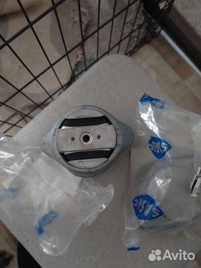 Подушка кпп audi a6 c5 2.8 193 л.с 2000г